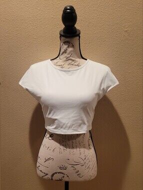 HALARA White Cropped Tee - Short Sleeve Casual Top Criss Cross Backless